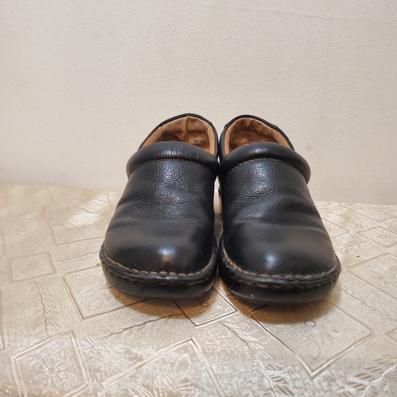 B. O. C women's solid black clogs shoes size #7 - Picture 2 of 8